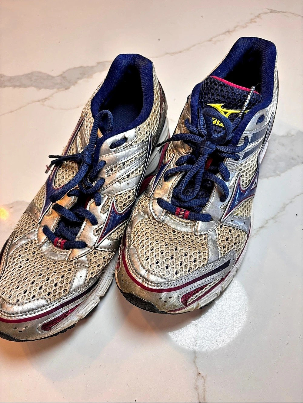Mizuno Wave Rider Women's Athletic Shoes US 8.5